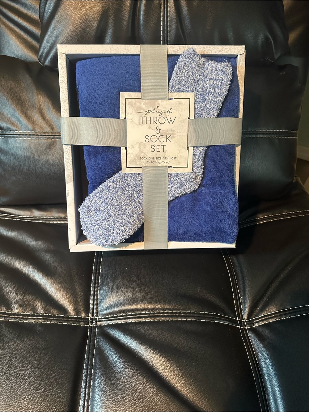 Plush Throw & Sock Set - Blue